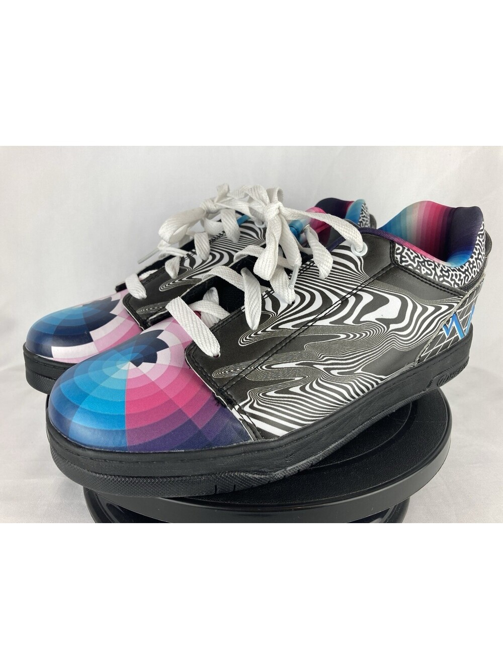 Mens 9 Heelys Voyager Vapor 95 HES104 Wheel Shoes Optical Illusion Swirl Graphic